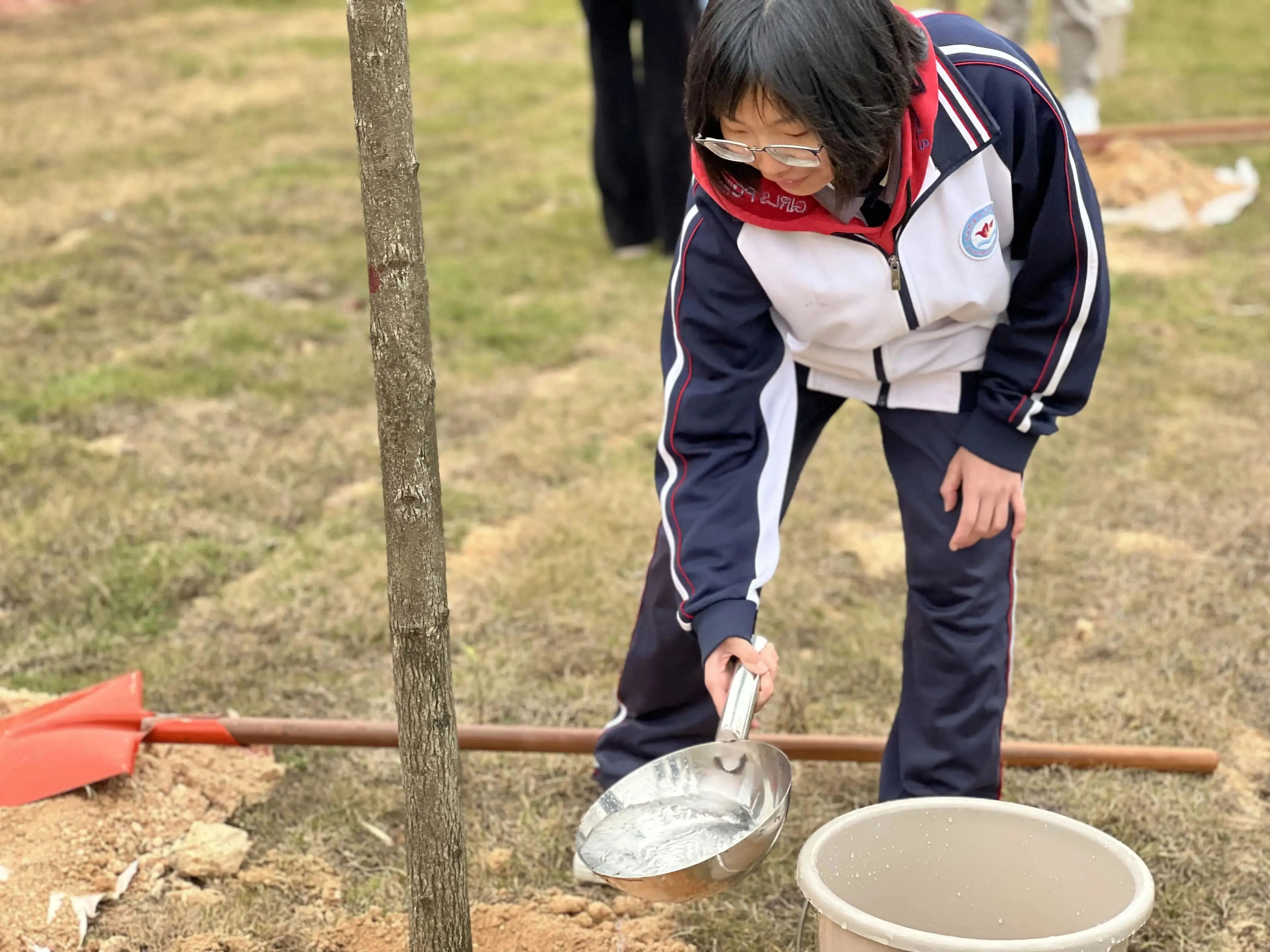 培养生态意识，传承绿色文化‖珠海新盈学校植树活动