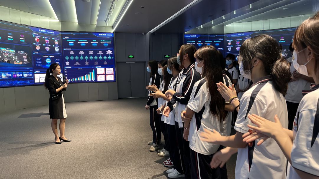 明明是学习，却玩得飞起！新盈学子工业游学，参观珠海知名企业：中航通飞+汤臣倍健