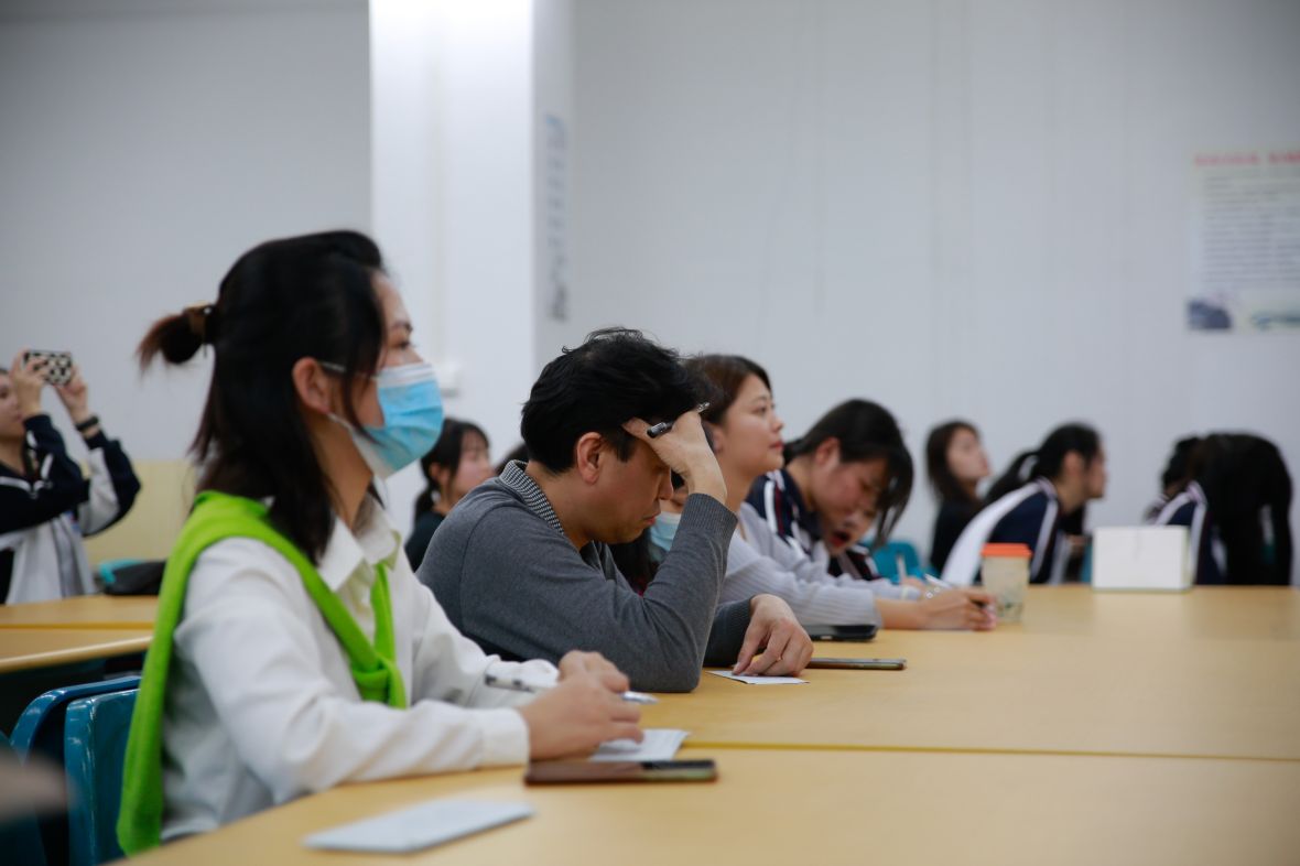 诵经典华章，铸诗意青春——新盈学校中职部4.23世界读书日活动