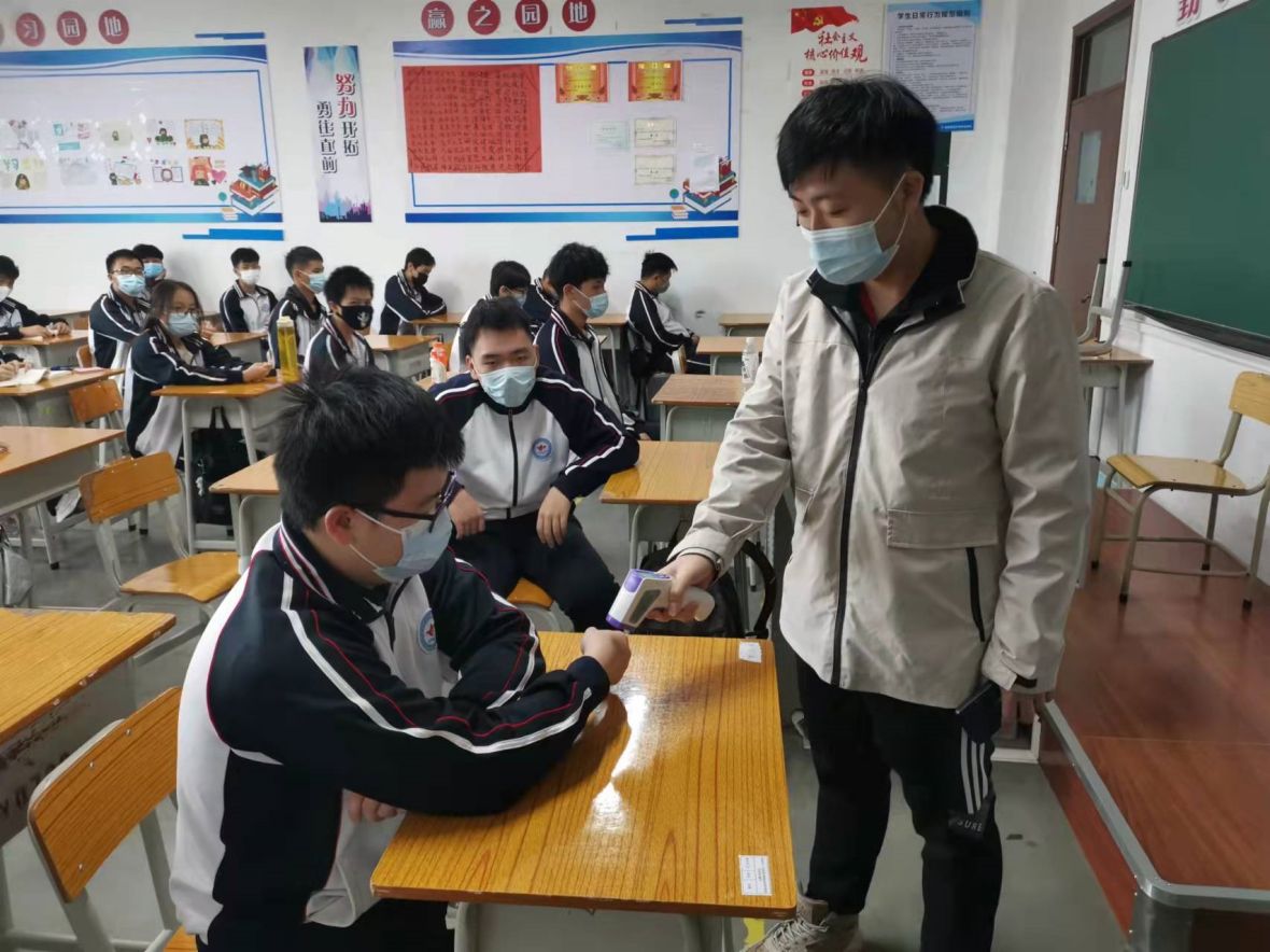 防疫不放松 演练筑防线｜新盈学校与遵医五院专家共同开展防控急应演练