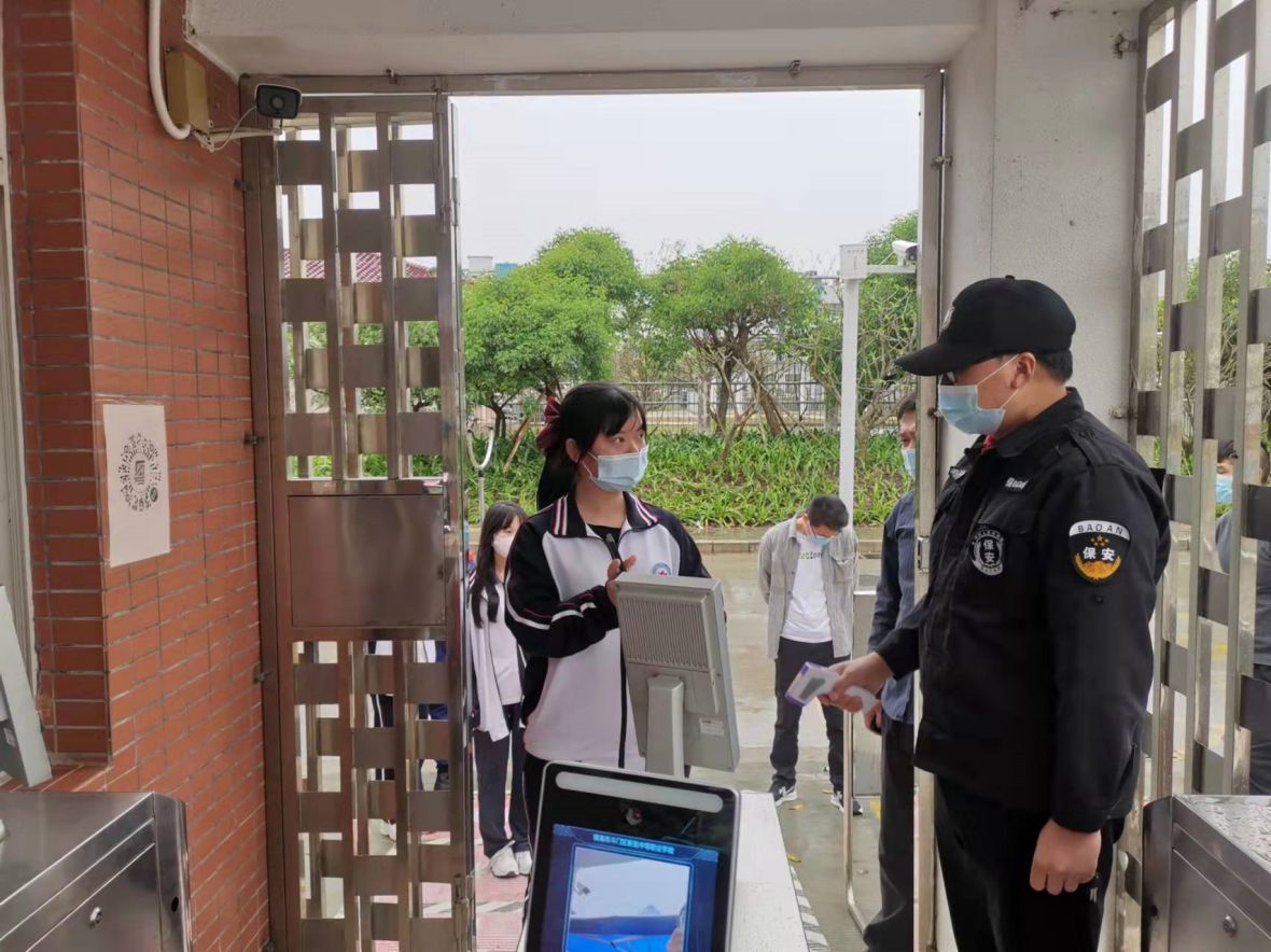 防疫不放松 演练筑防线｜新盈学校与遵医五院专家共同开展防控急应演练