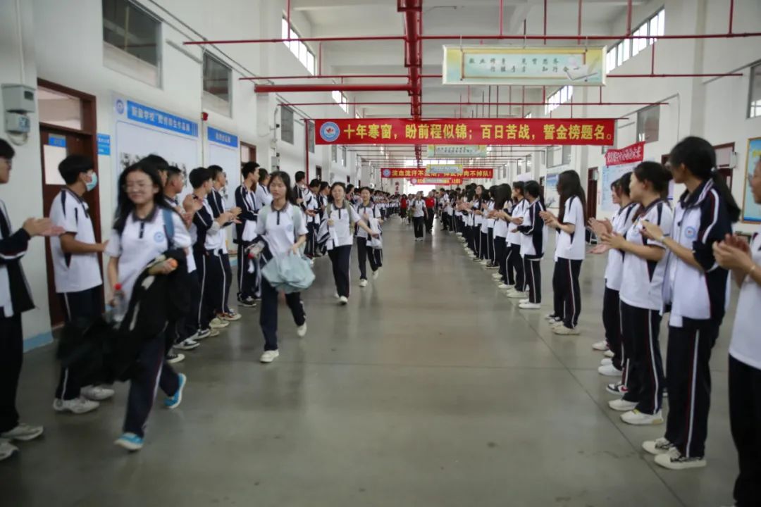 逐梦青春 不负韶华 | 183名新盈考生奔赴考场，为未来更好的自己作答