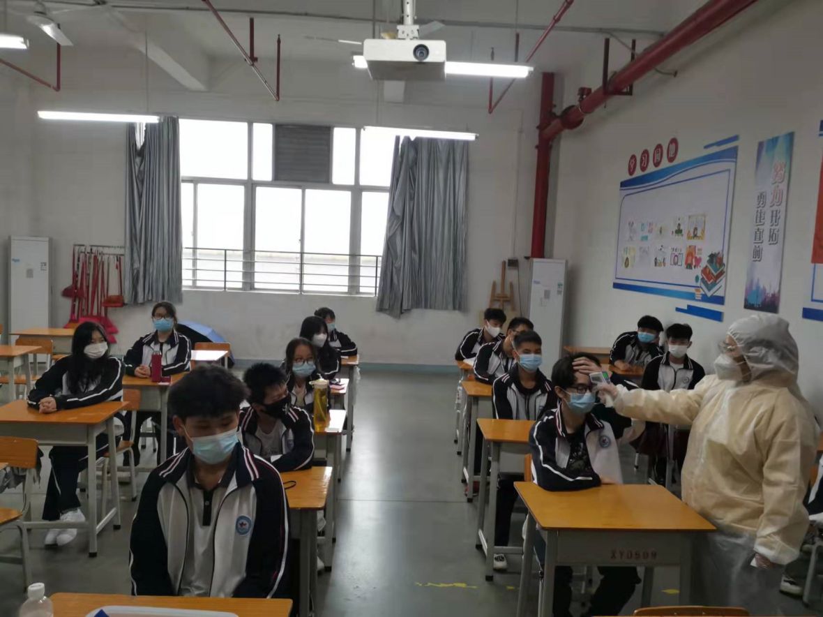 防疫不放松 演练筑防线｜新盈学校与遵医五院专家共同开展防控急应演练