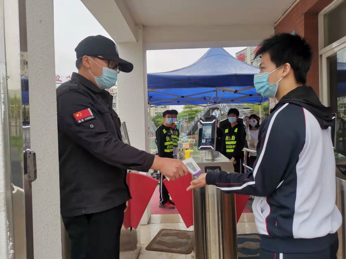 防疫不放松 演练筑防线｜新盈学校与遵医五院专家共同开展防控急应演练